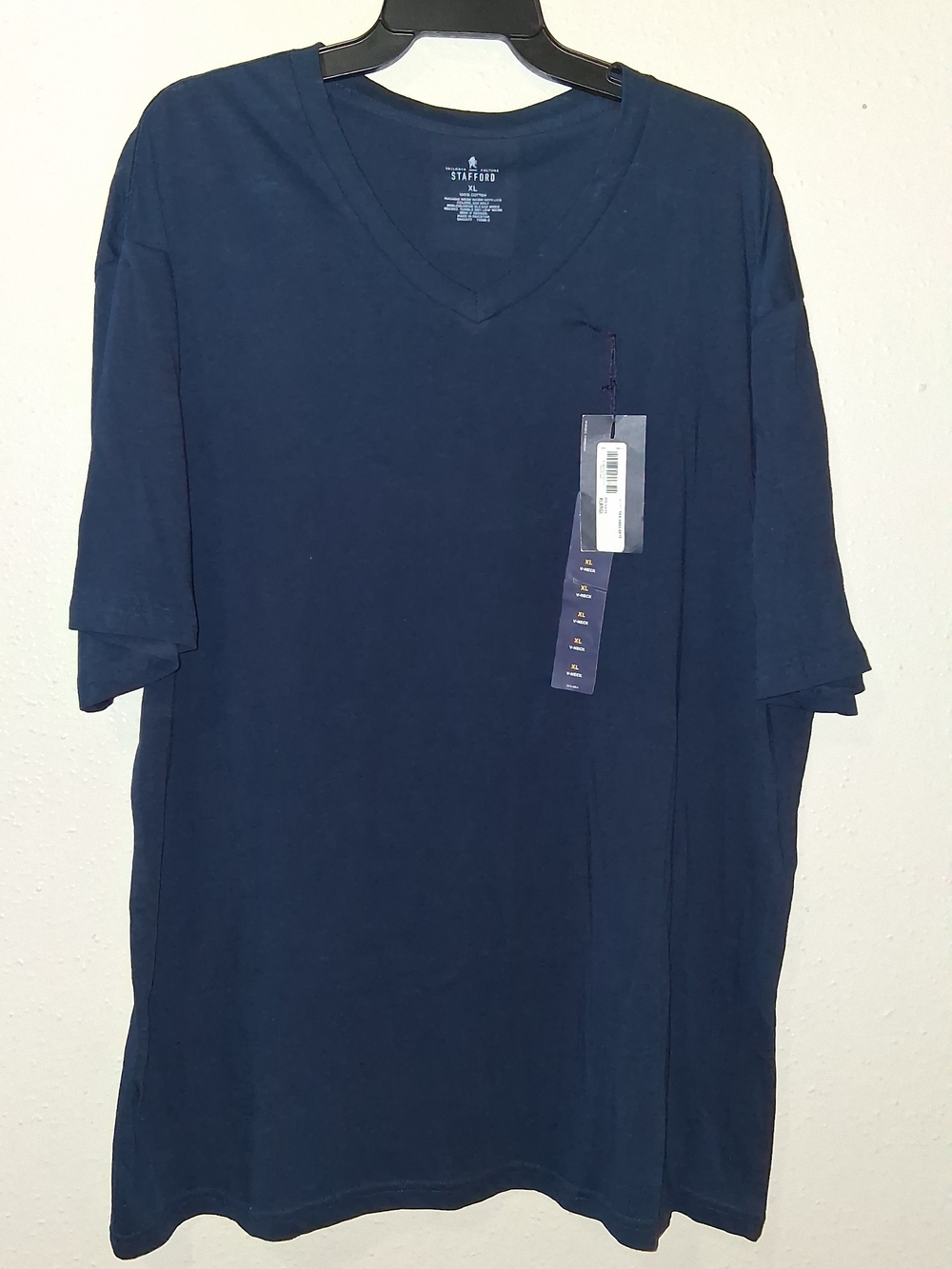 Stafford Short Sleeve V-Neck Tee in Navy